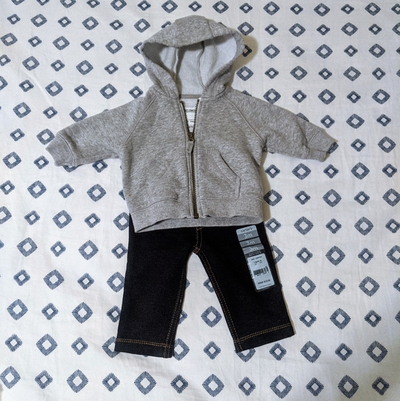 Baby Outfit. - Picture 1 of 3
